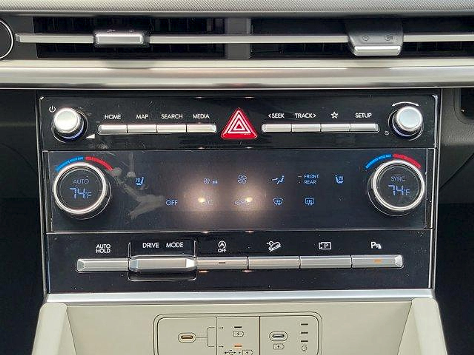 Used 2025 Hyundai Santa Fe SEL FWD image 17