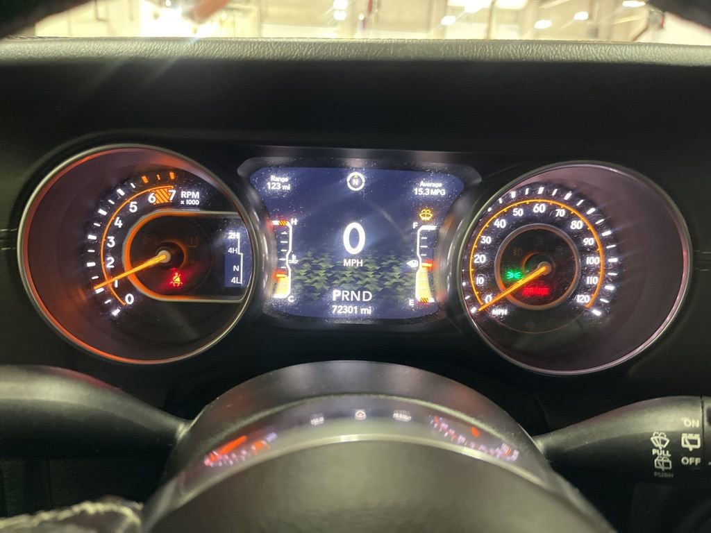 Used 2019 Jeep Wrangler Unlimited Sahara w/ Dual Top Group AWD/4WD image 25