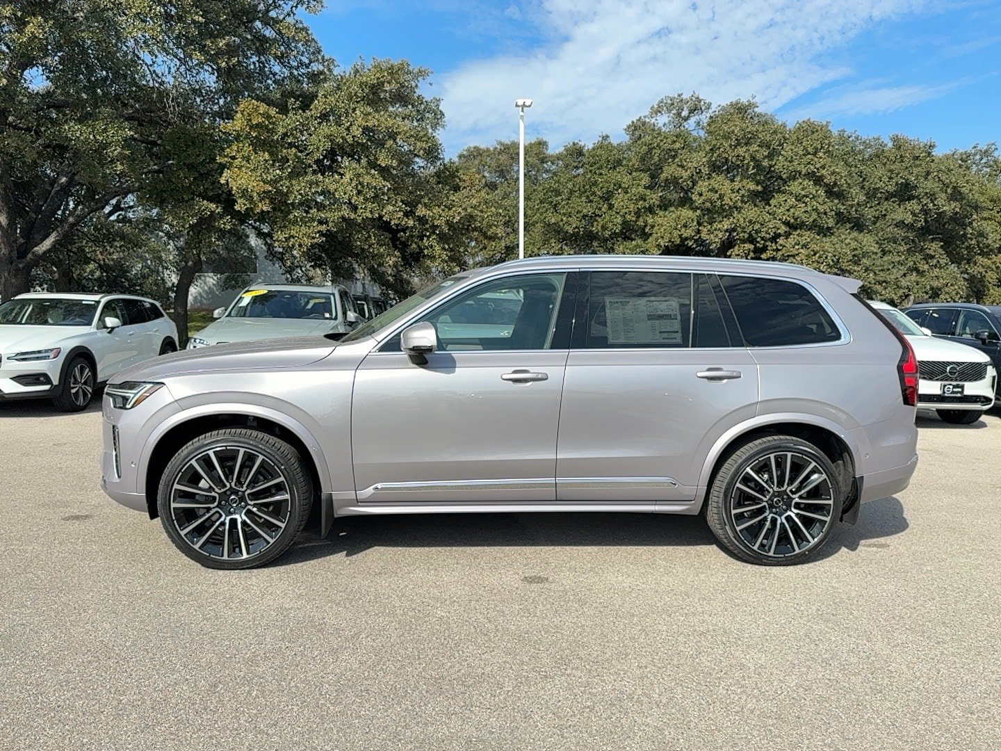 New 2026 Volvo XC90 B6 Ultra w/ Lounge Package AWD/4WD image 3