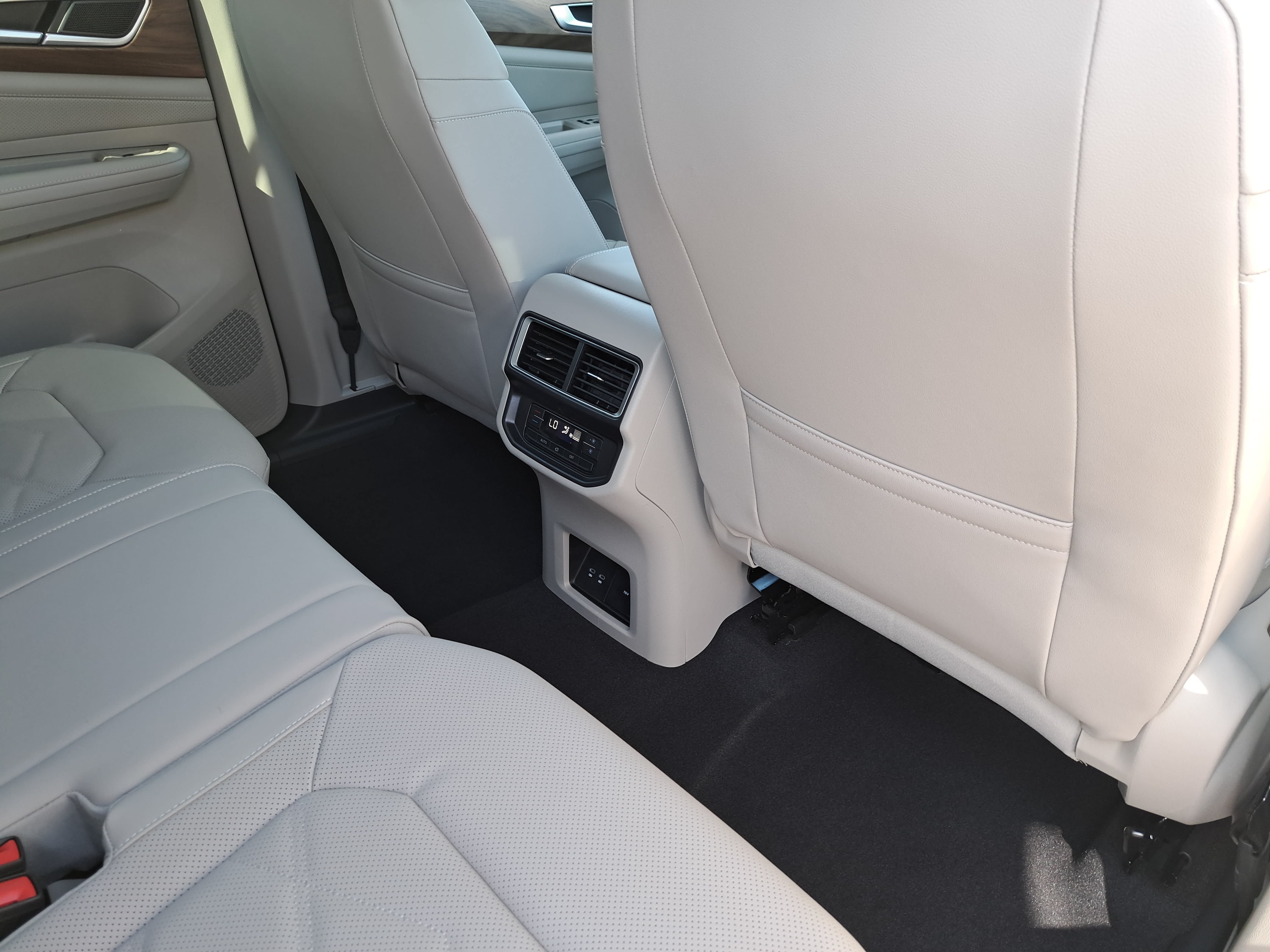 New 2026 Volkswagen Atlas SE AWD/4WD image 11