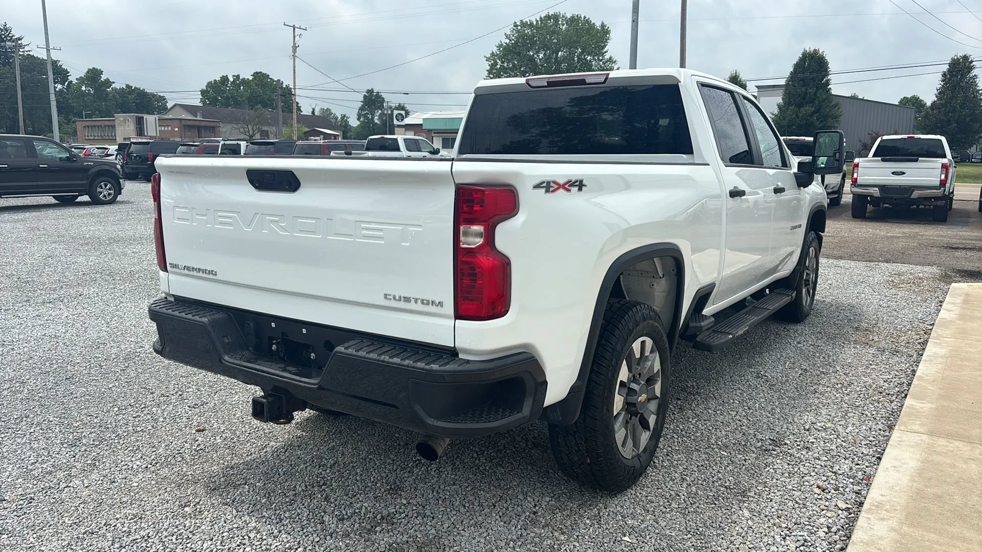 Used 2022 Chevrolet Silverado 2500 Custom w/ Custom Value Package AWD/4WD image 8