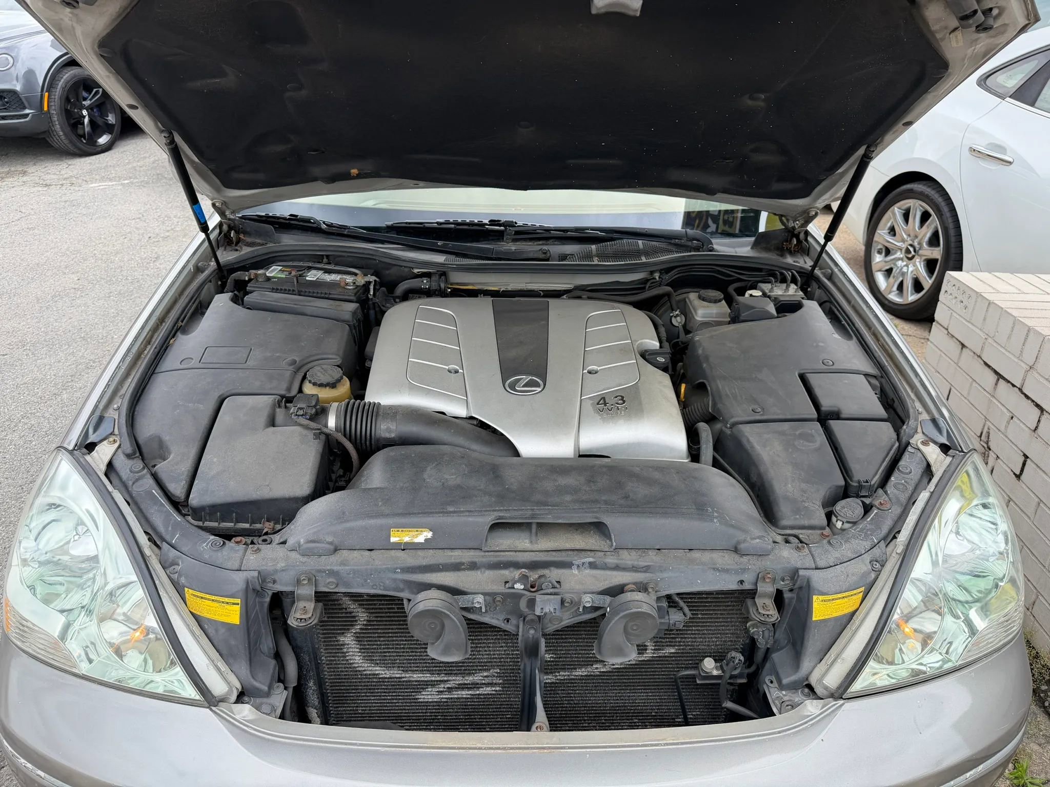 Used 2002 Lexus LS 430 RWD image 29