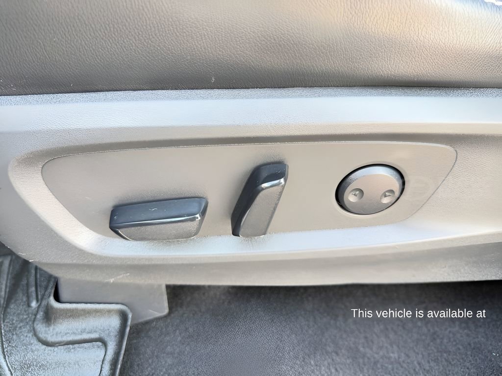 Used 2023 Nissan Pathfinder SL w/ SL Premium Package AWD/4WD image 11