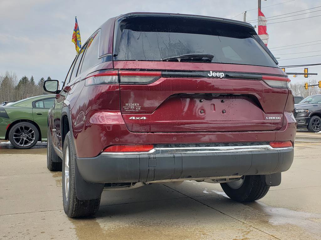New 2025 Jeep Grand Cherokee Laredo X w/ Luxury Tech Group I image 6