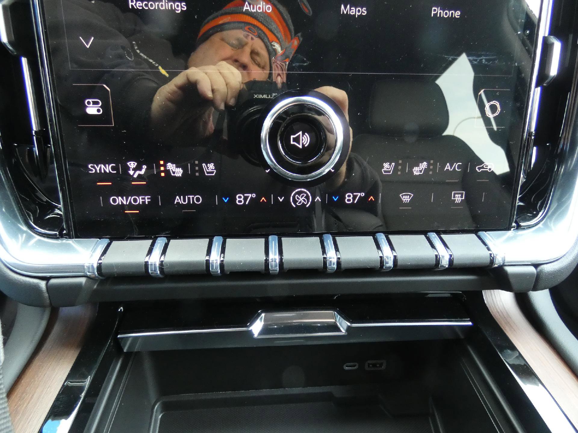 New 2026 GMC Yukon Denali w/ LPO, Floor Liner Package image 23