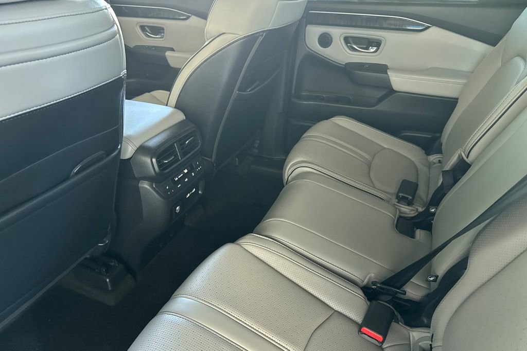 Used 2023 Honda Pilot Elite image 11