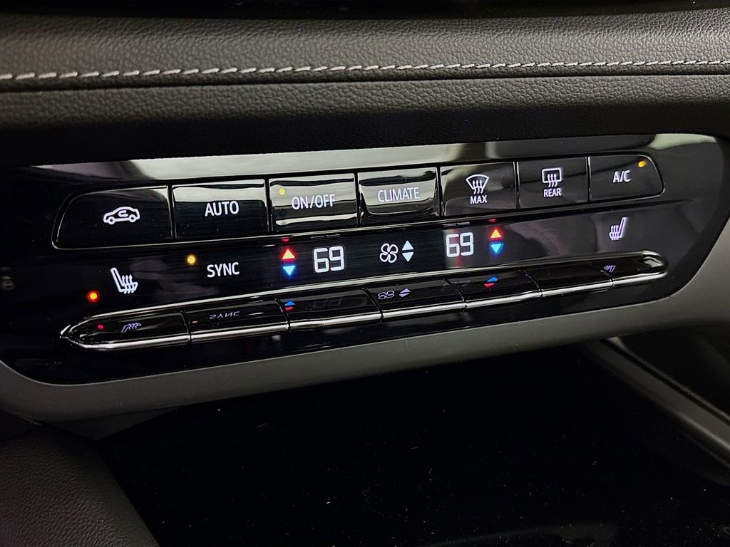 Certified 2023 Buick Envision Essence w/ Sport Touring Package image 20