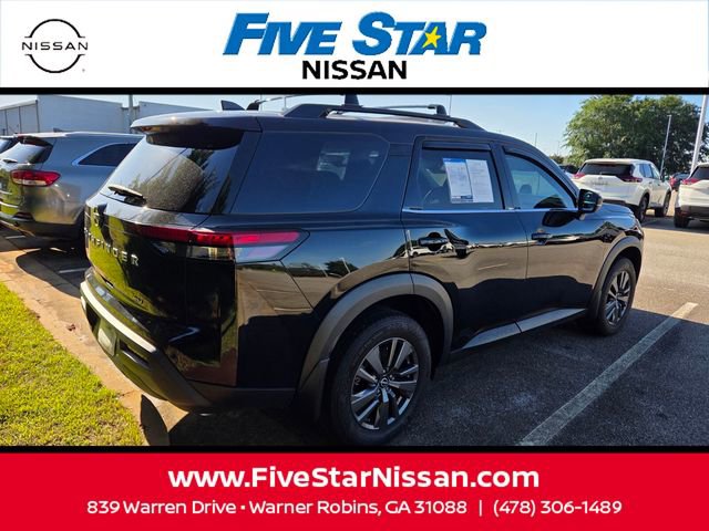 Used 2024 Nissan Pathfinder SV FWD image 10