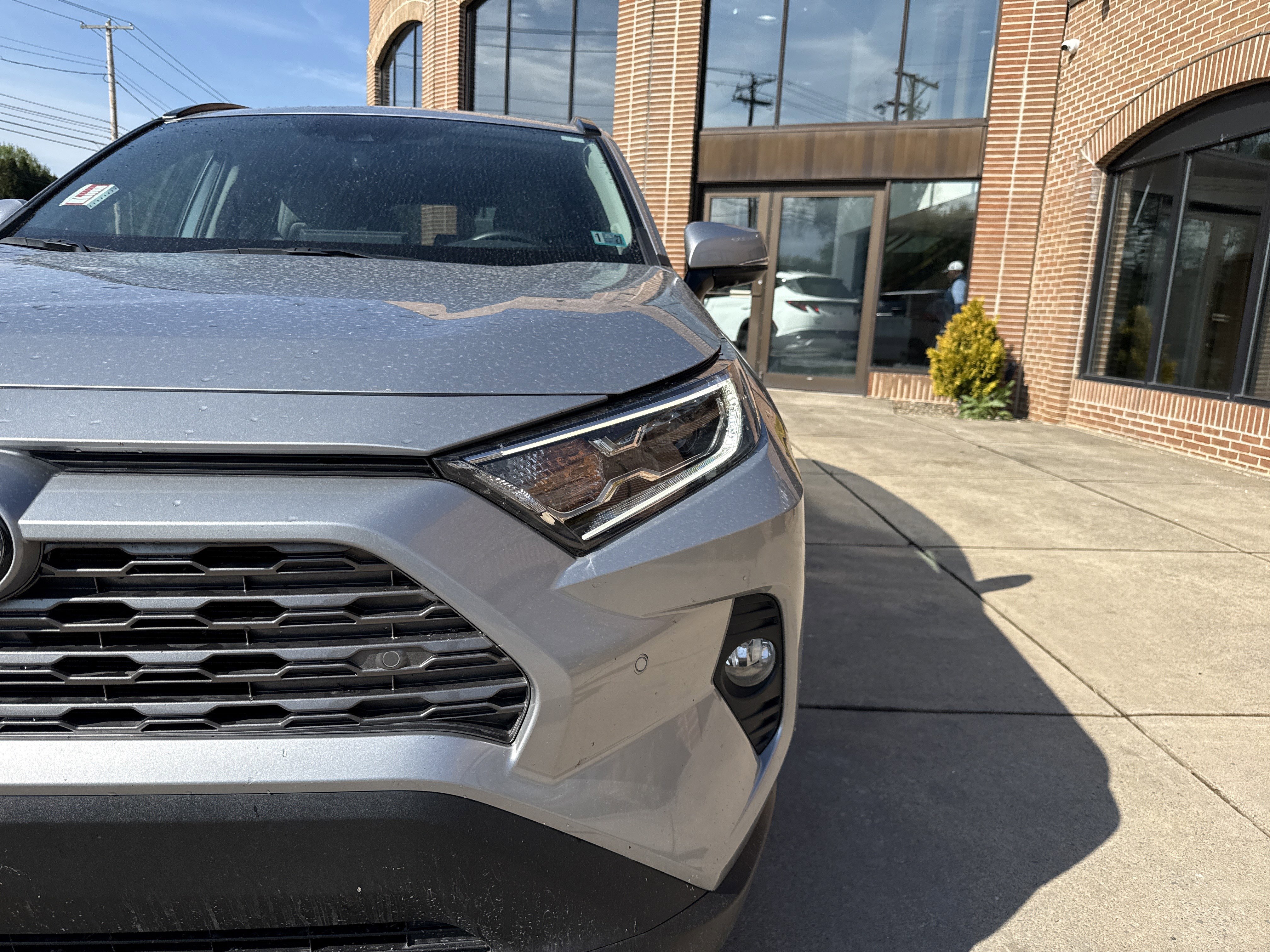 Used 2019 Toyota RAV4 Limited image 9