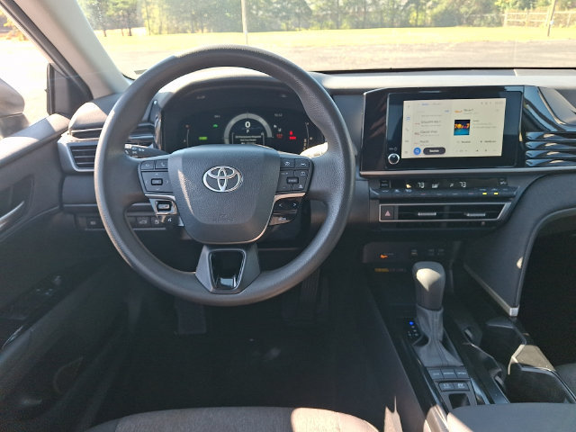 Used 2025 Toyota Camry LE FWD image 11