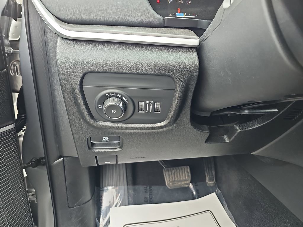 Used 2022 Jeep Grand Cherokee L Limited image 30