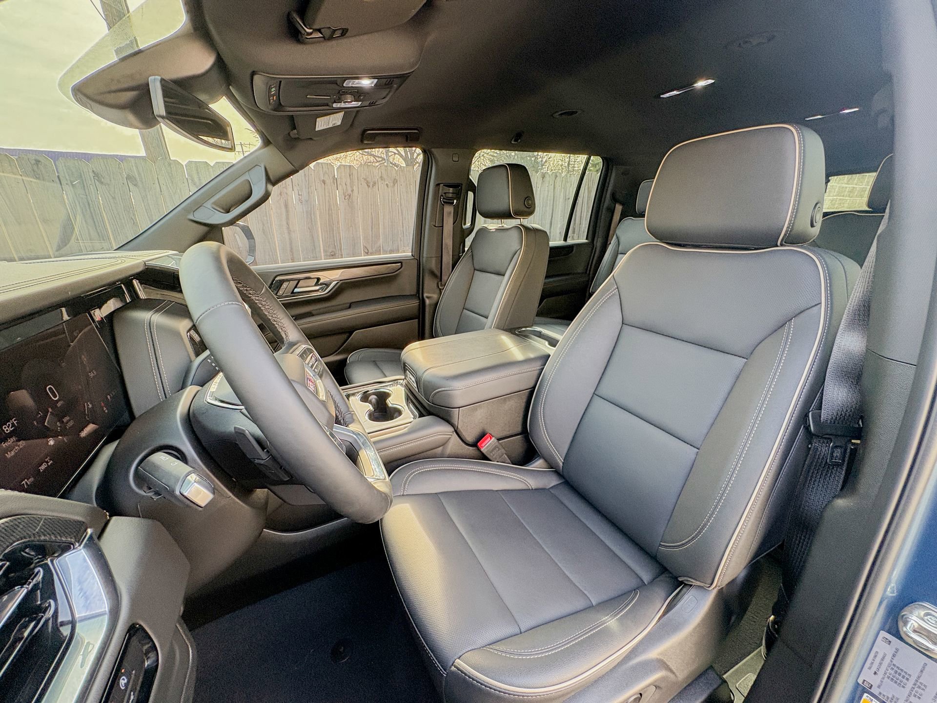 Used 2025 GMC Yukon XL Elevation image 17