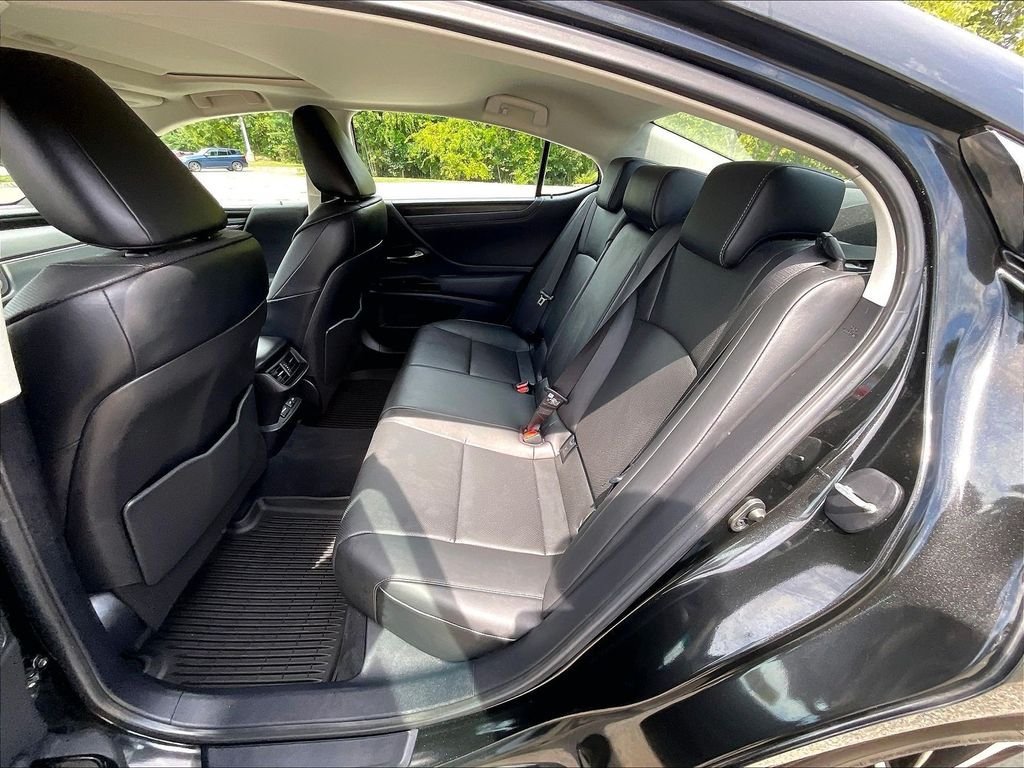 Used 2024 Lexus ES 350 w/ Premium Package FWD image 14