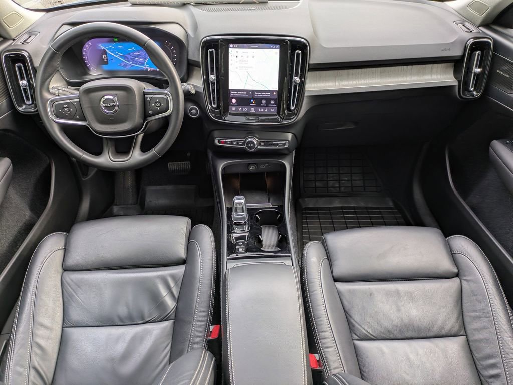 Certified 2023 Volvo XC40 B5 Ultimate w/ Climate Package AWD/4WD image 15