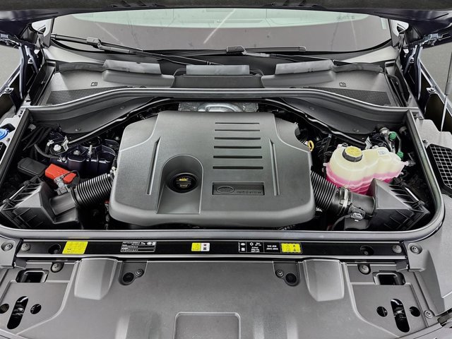 New 2026 Land Rover Range Rover SE image 32