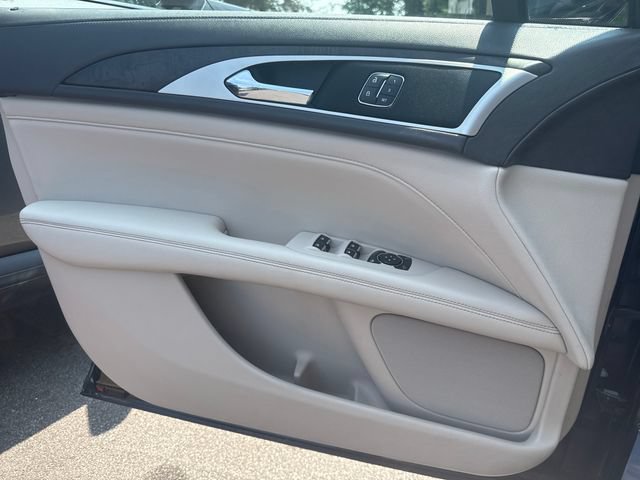 Used 2018 Lincoln MKZ Select w/ Select Plus Package AWD/4WD image 26