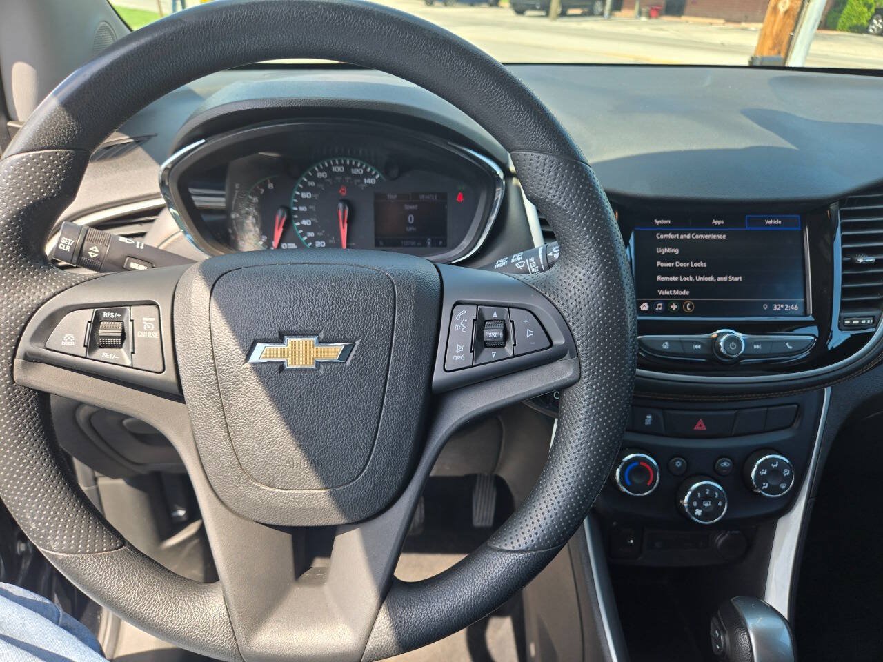 Used 2020 Chevrolet Trax LT FWD image 16