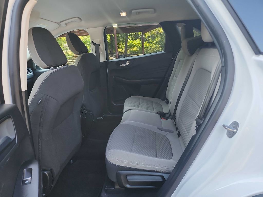 Used 2021 Ford Escape SE image 28