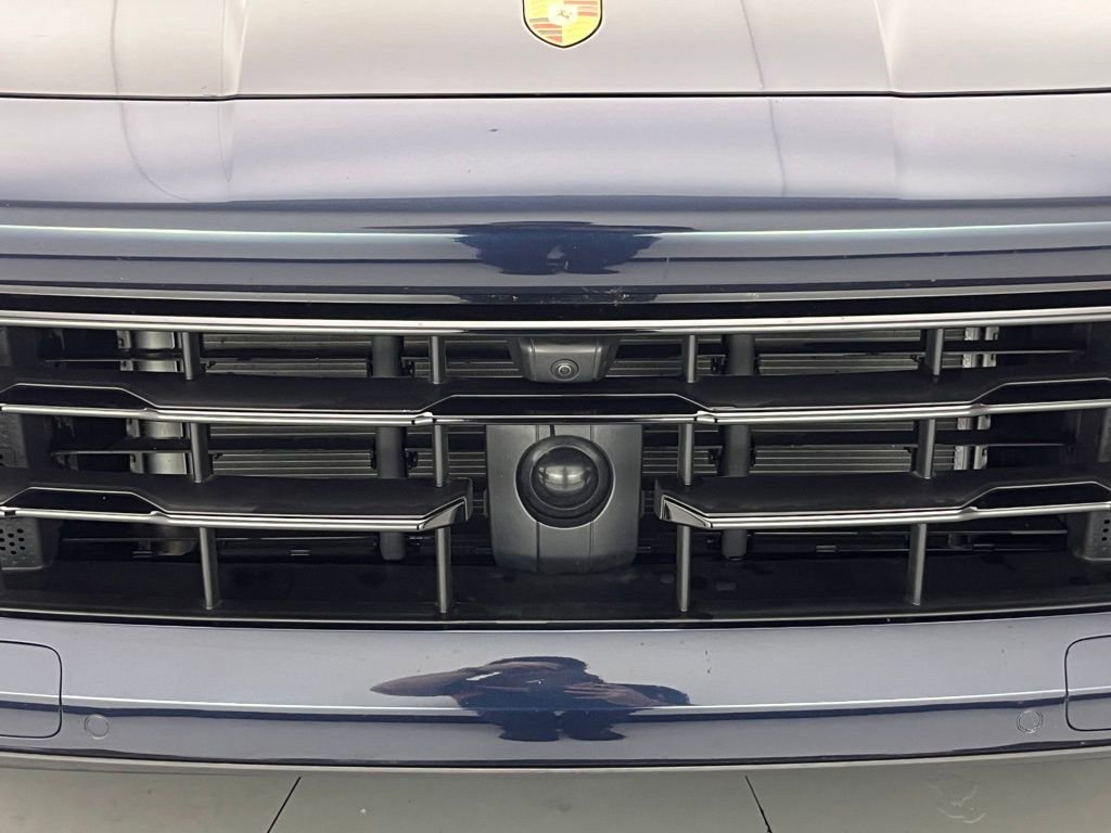 Used 2025 Porsche Cayenne image 45