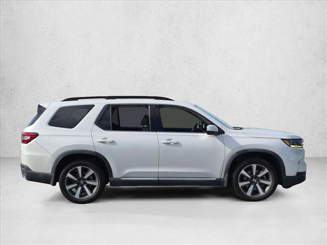 Used 2023 Honda Pilot Touring image 4