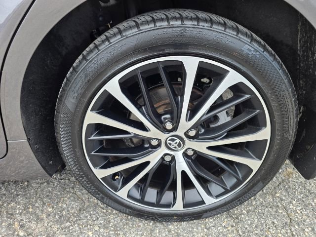 Used 2020 Toyota Camry SE image 23