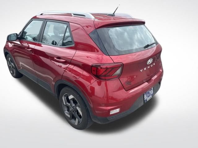 Used 2023 Hyundai Venue Limited w/ Cargo Package image 3