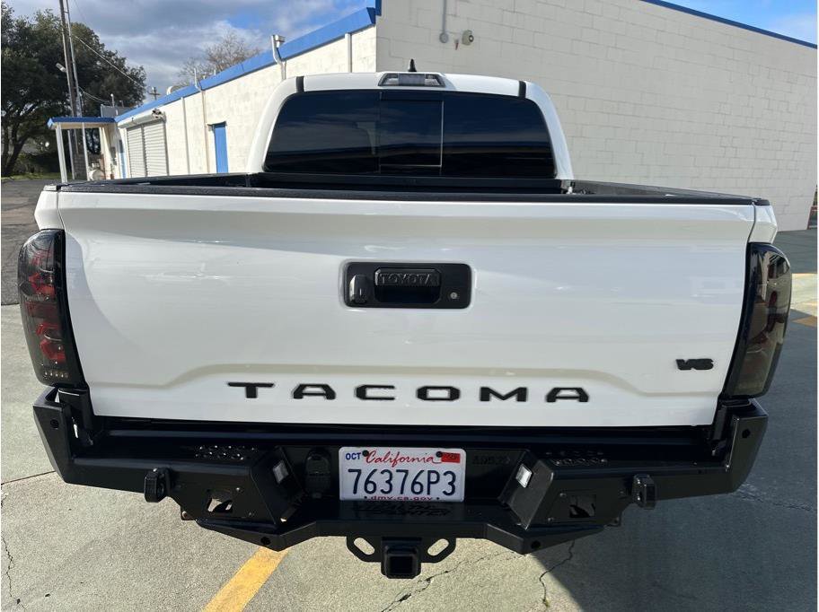 Used 2021 Toyota Tacoma TRD Off-Road image 10