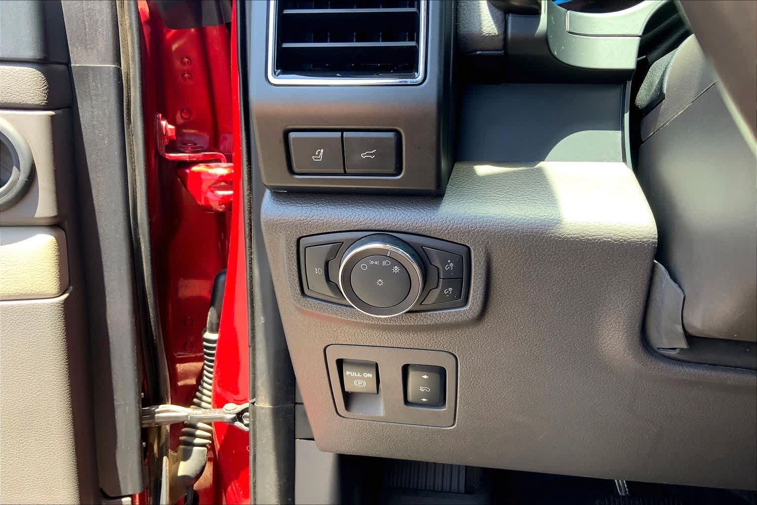 Used 2019 Ford Expedition Limited w/ Equipment Group 302A RWD image 36
