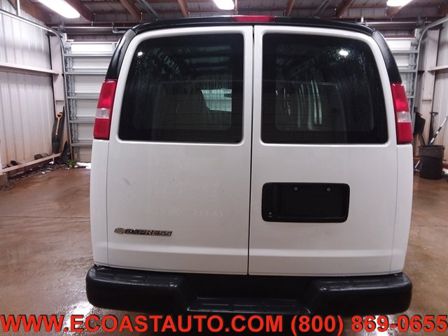 Used 2017 Chevrolet Express 2500 image 10