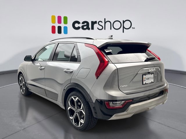 Used 2023 Kia Niro SX Touring image 3