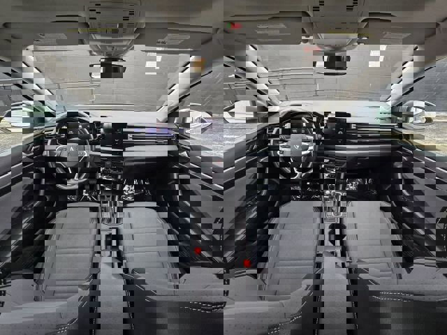 Used 2025 Volkswagen Jetta SE image 18