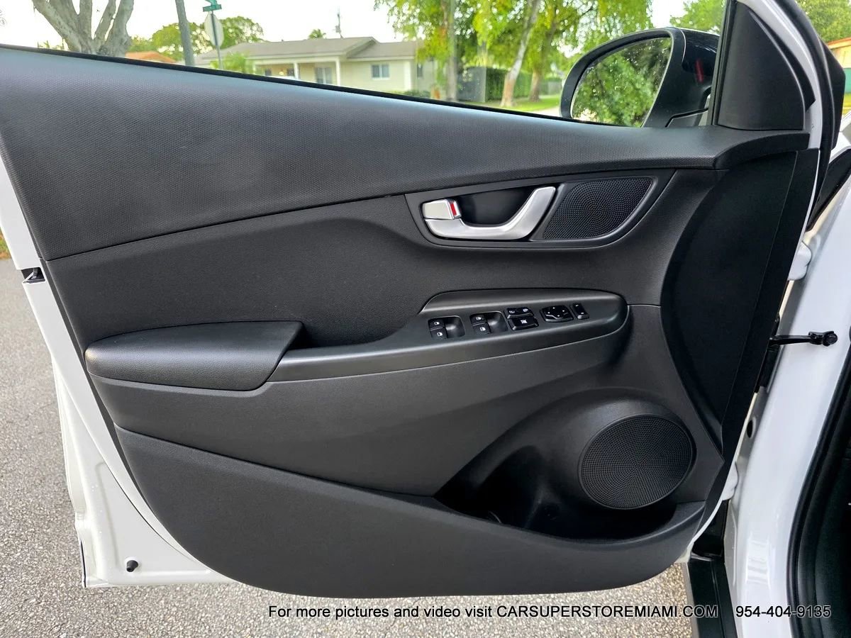Used 2023 Hyundai Kona SEL FWD image 40
