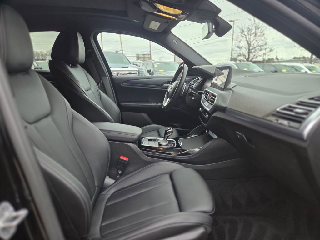 Used 2025 BMW X4 xDrive30i image 22
