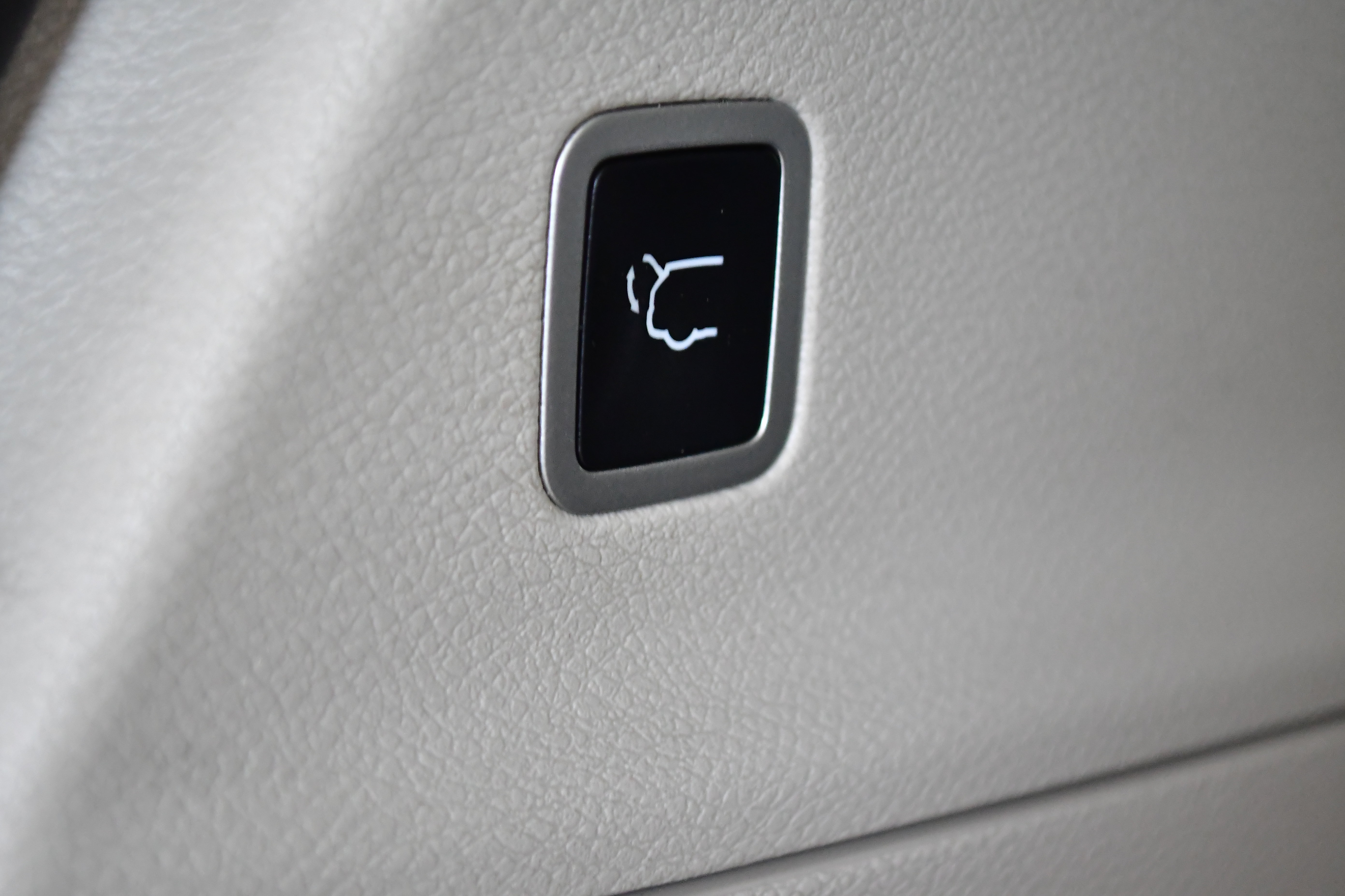 Used 2024 Chrysler Pacifica Touring-L FWD image 9