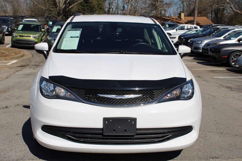 Used 2020 Chrysler Voyager Lxi image 2