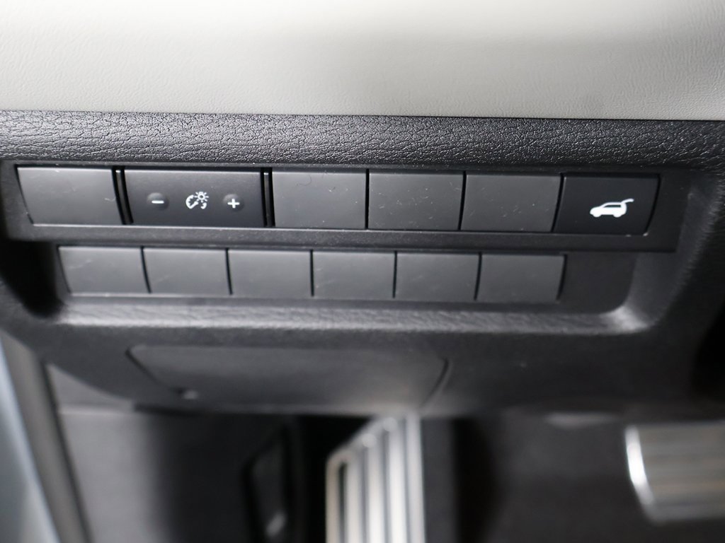 New 2025 Mitsubishi Outlander SEL image 44