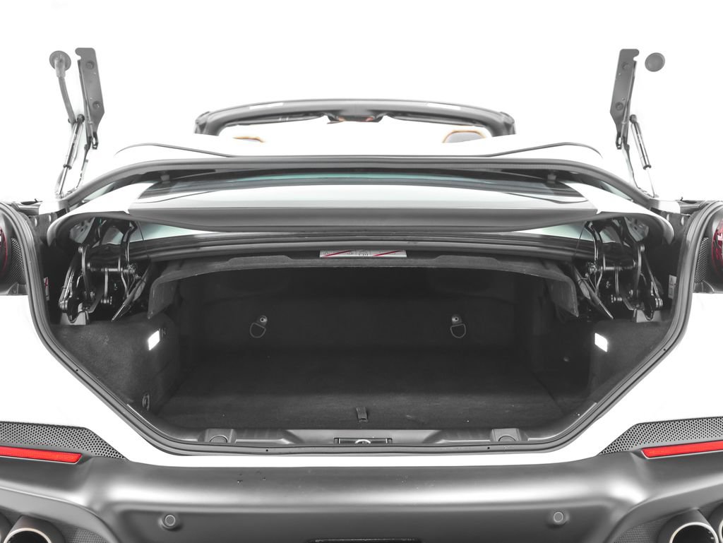 Certified 2022 Ferrari Portofino M RWD image 38