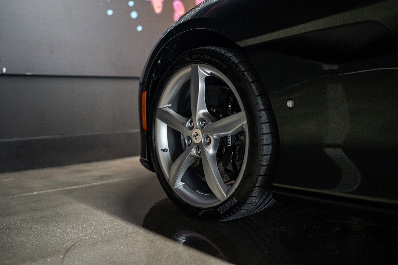 Used 2019 Ferrari Portofino RWD image 18