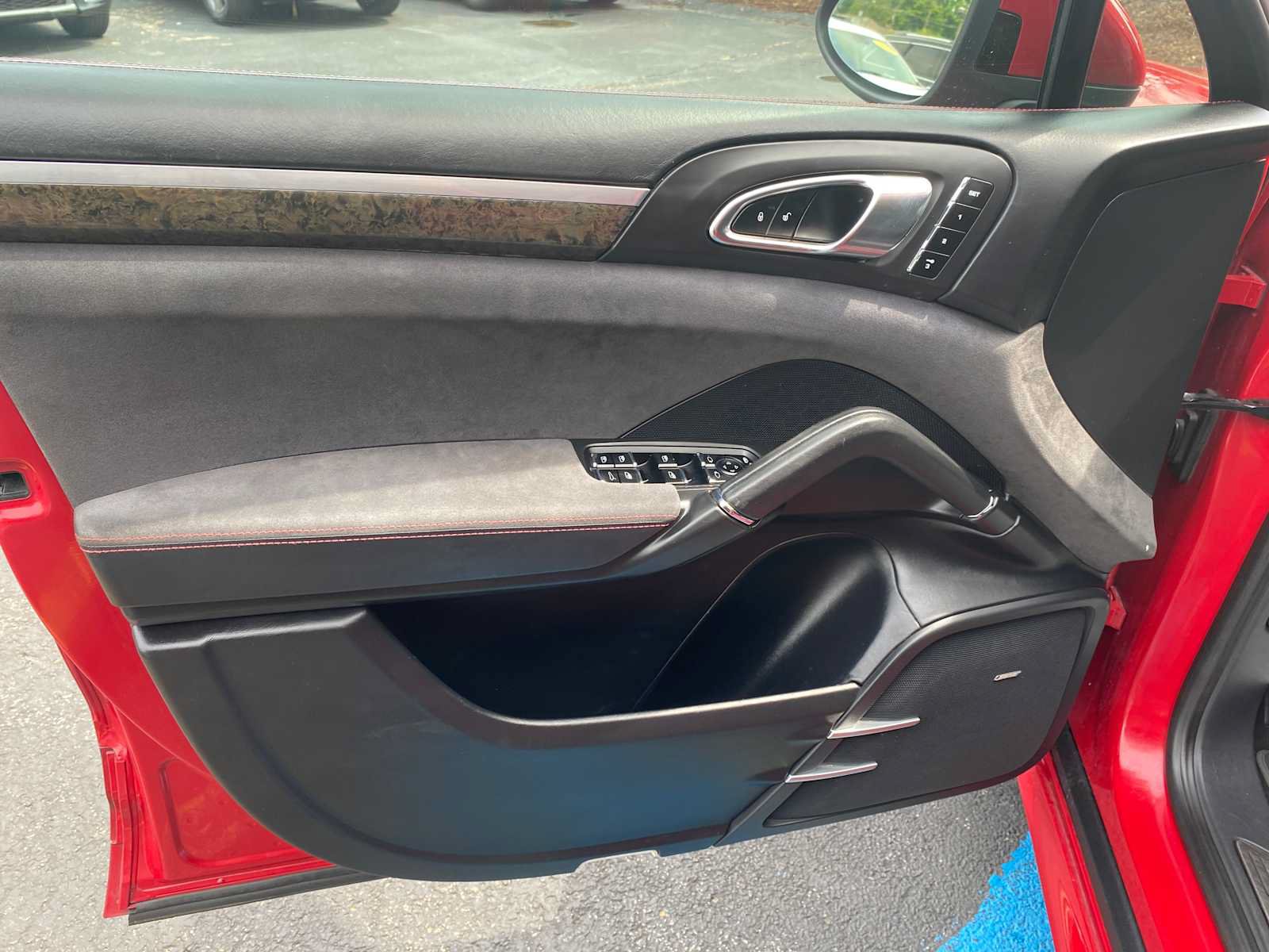 Used 2013 Porsche Cayenne GTS AWD/4WD image 32