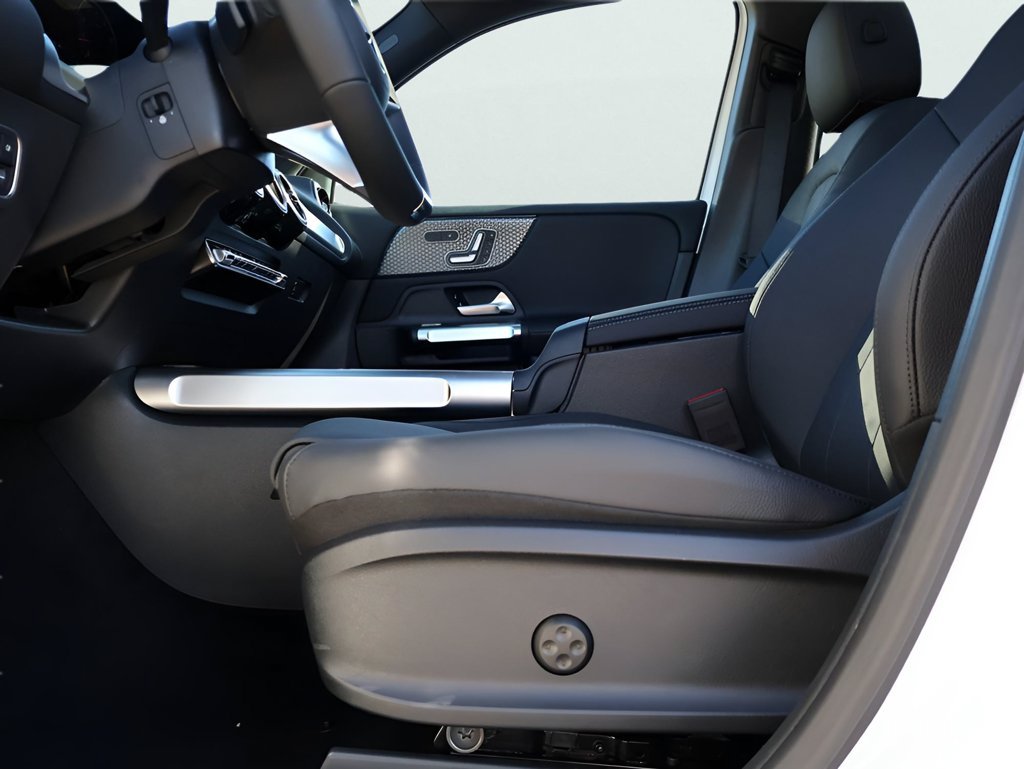New 2026 Mercedes-Benz GLB 250 4MATIC image 38