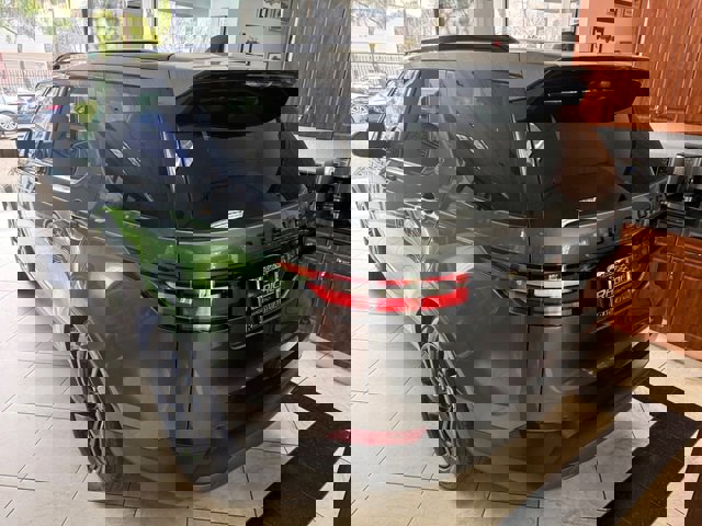 Used 2019 Land Rover Discovery HSE image 15