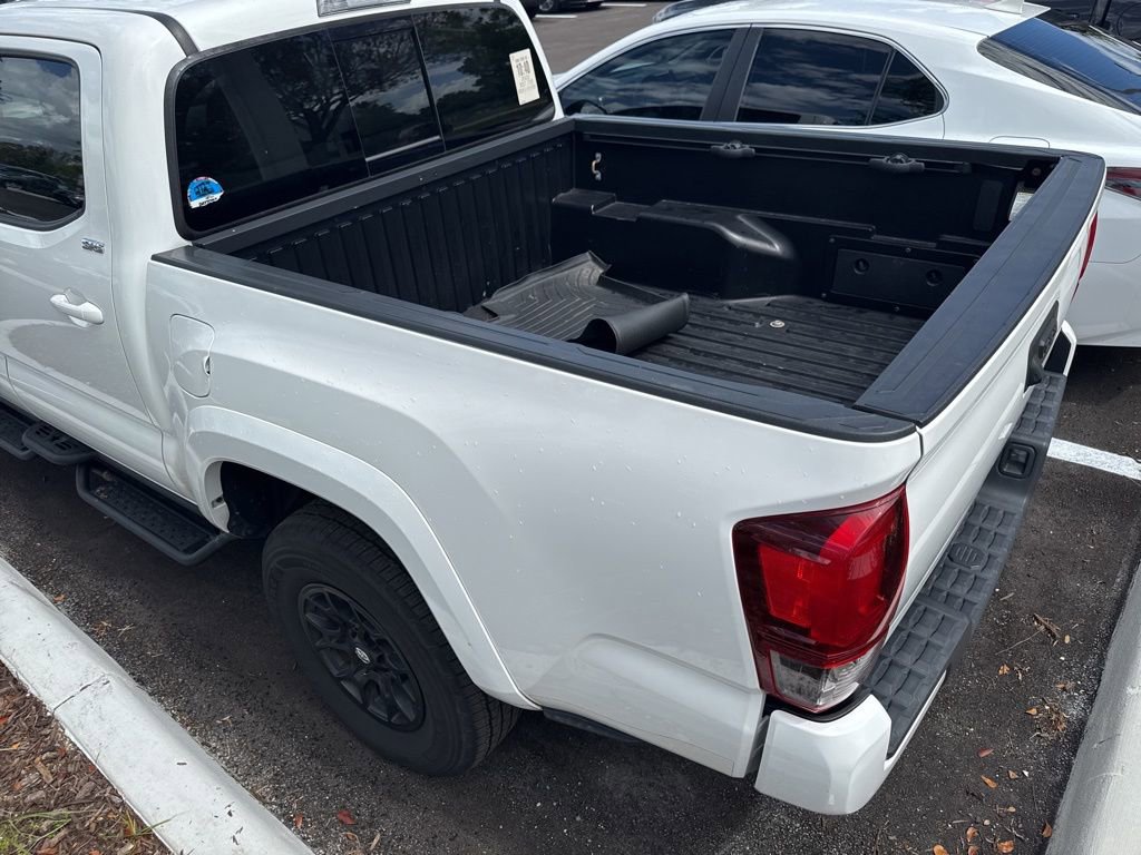 Used 2022 Toyota Tacoma SR5 w/ Technology Package image 8