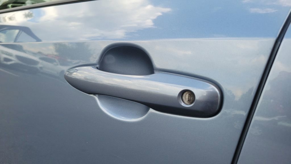 Used 2021 Toyota Corolla LE FWD image 6