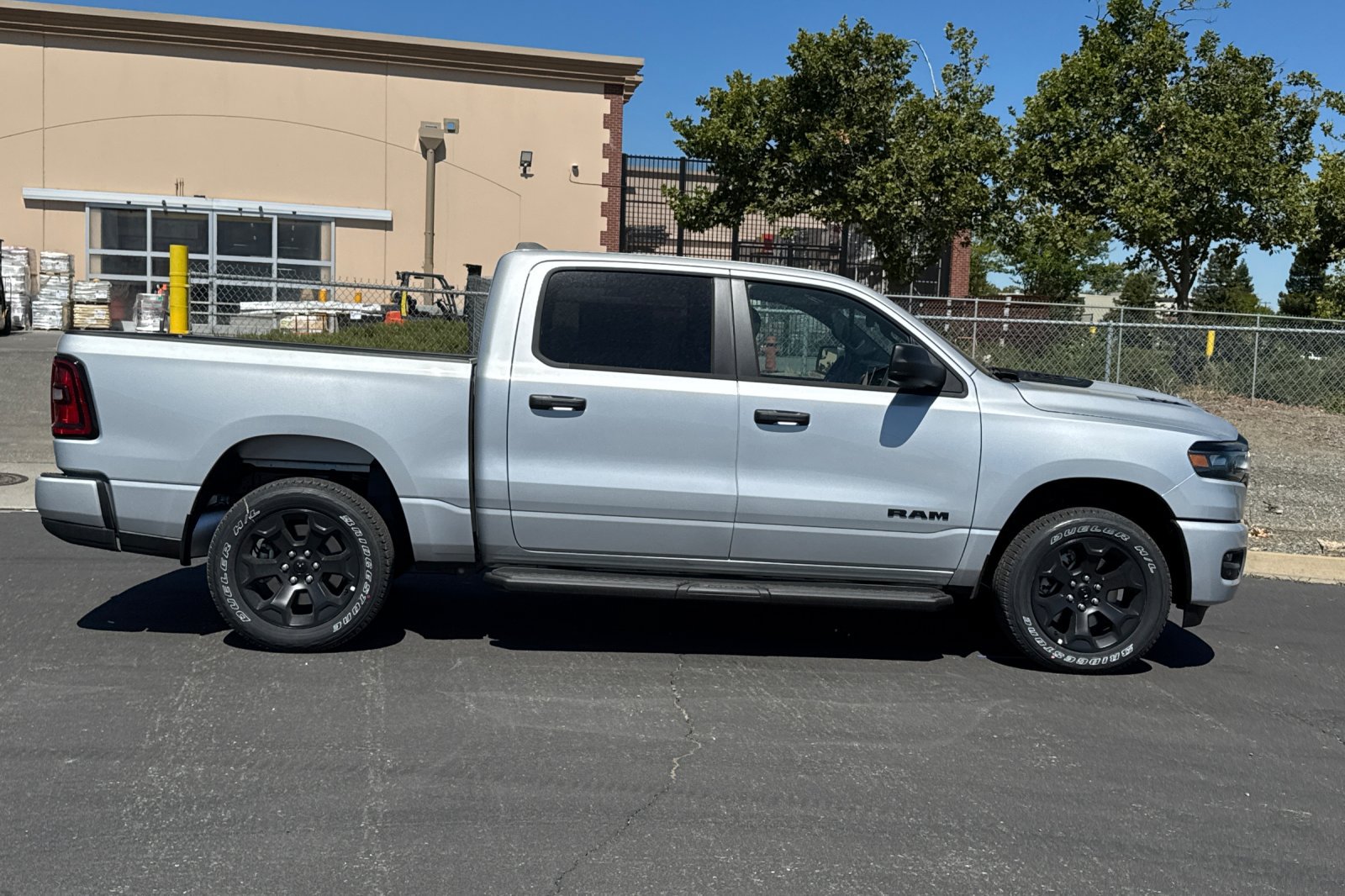 New 2026 RAM 1500 Express AWD/4WD image 2