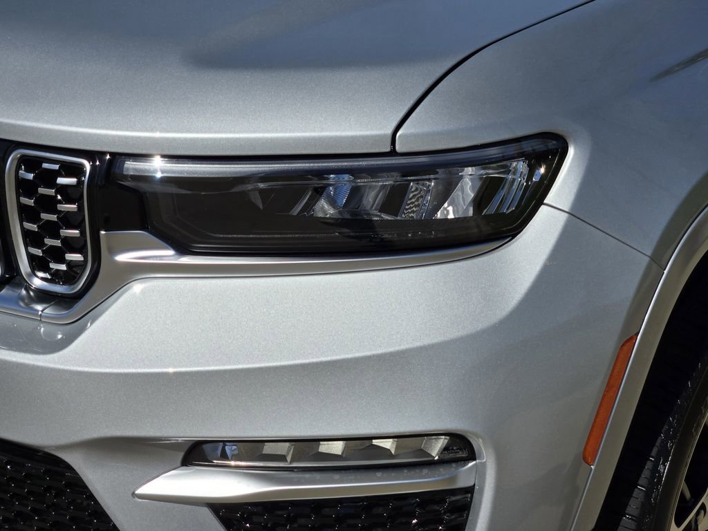 Used 2025 Jeep Grand Cherokee Summit image 9