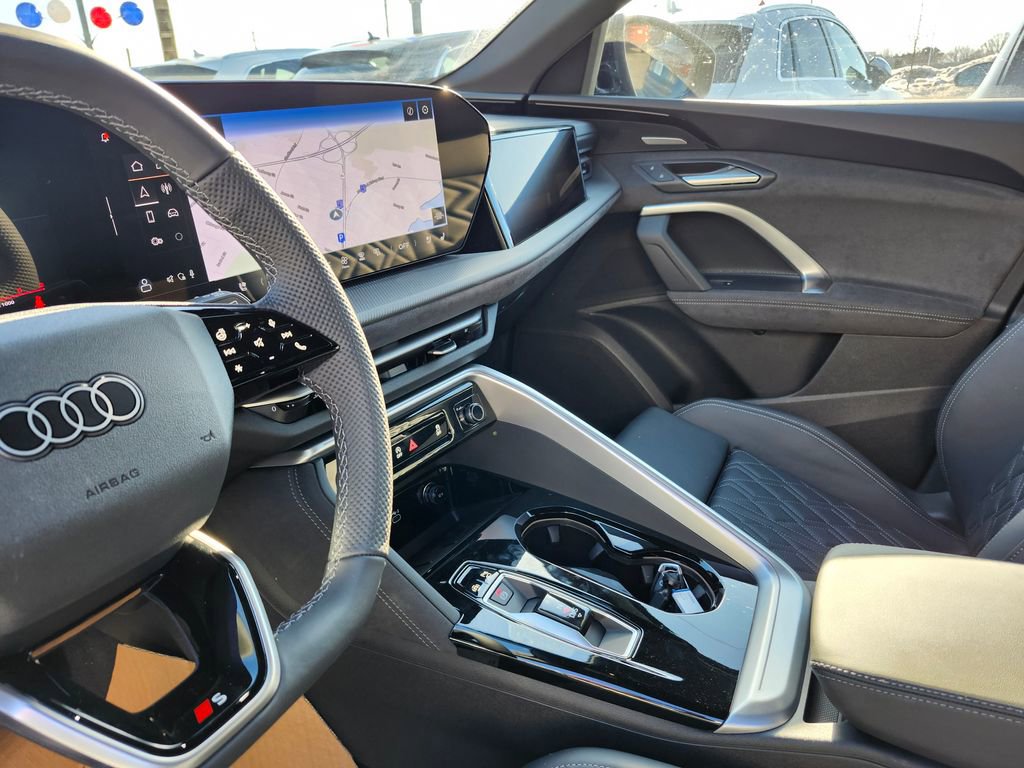 New 2025 Audi SQ5 Prestige image 12
