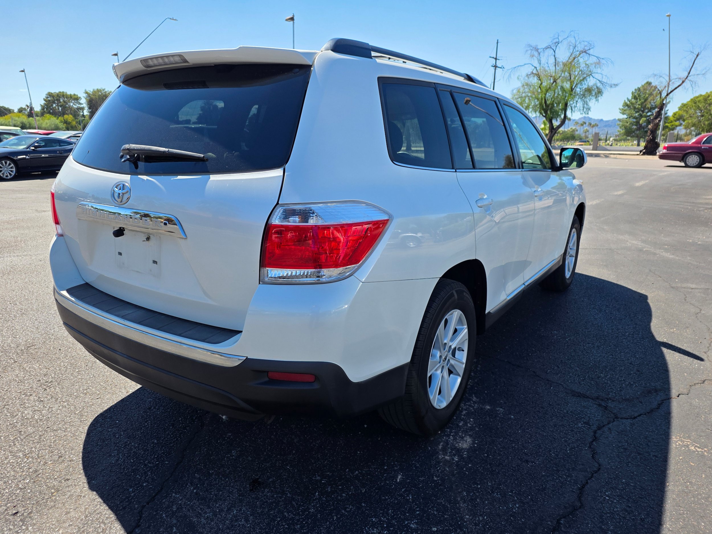 Used 2012 Toyota Highlander FWD w/ Tech Pkg image 5