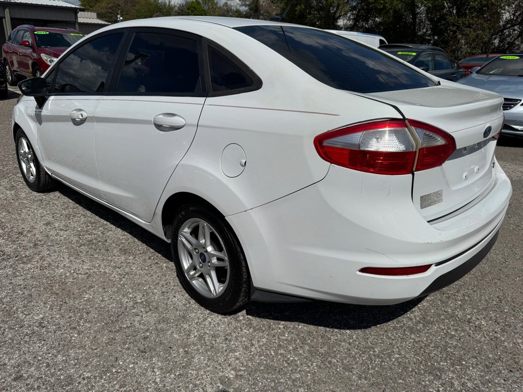 Used 2017 Ford Fiesta SE FWD image 5