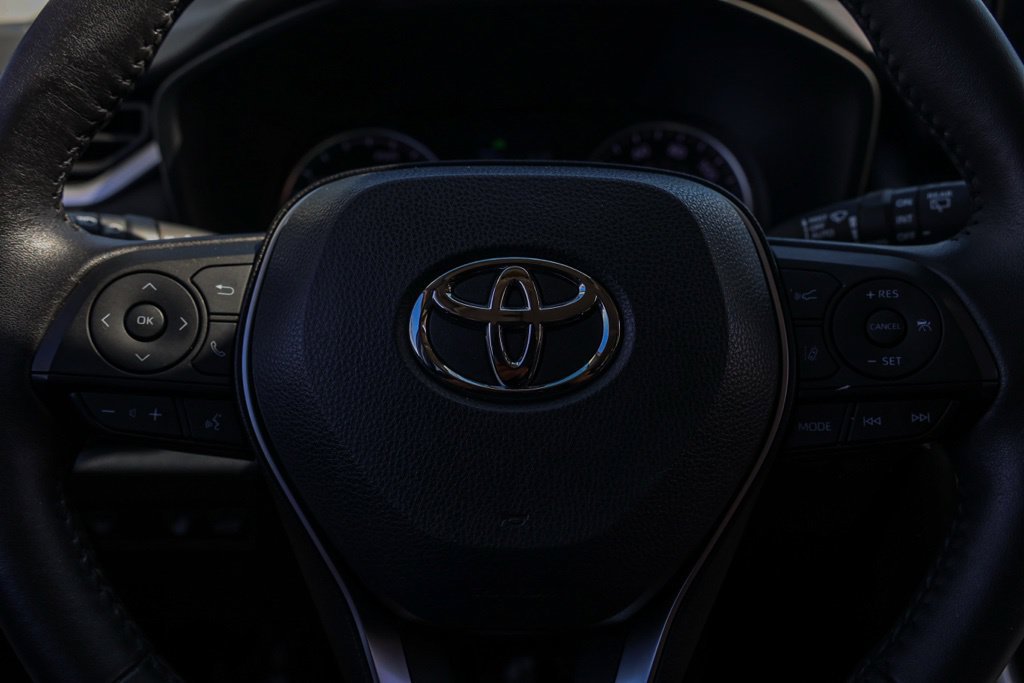 Used 2022 Toyota RAV4 XLE Premium AWD/4WD image 28
