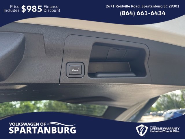 Used 2023 GMC Acadia SLT image 32